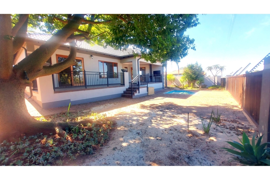 3 Bedroom Property for Sale in Kosmos Ridge North West